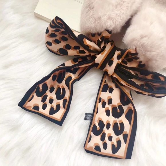 Women Scarf Bow Tie Warm Plush Faux Fur Leopard - Picture 2 of 3